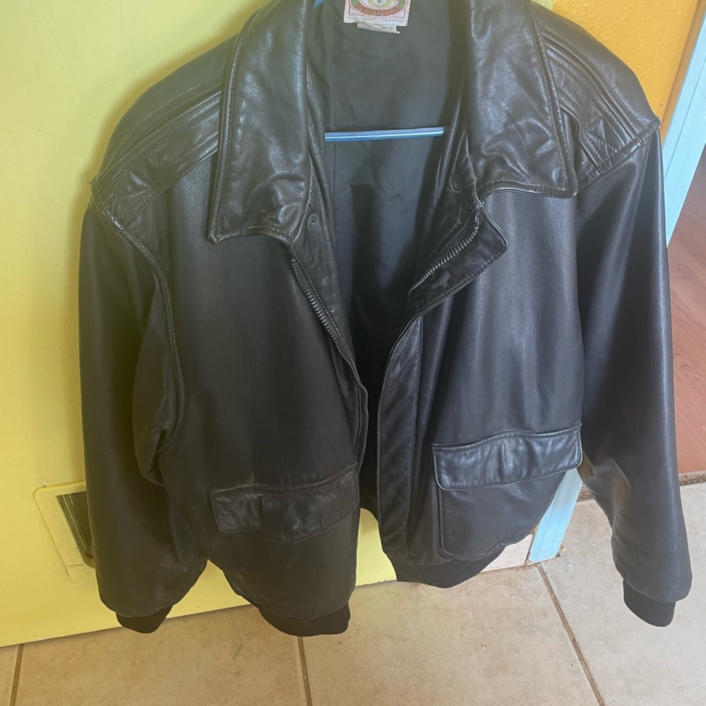 Men’s Leather Jacket (46 R)